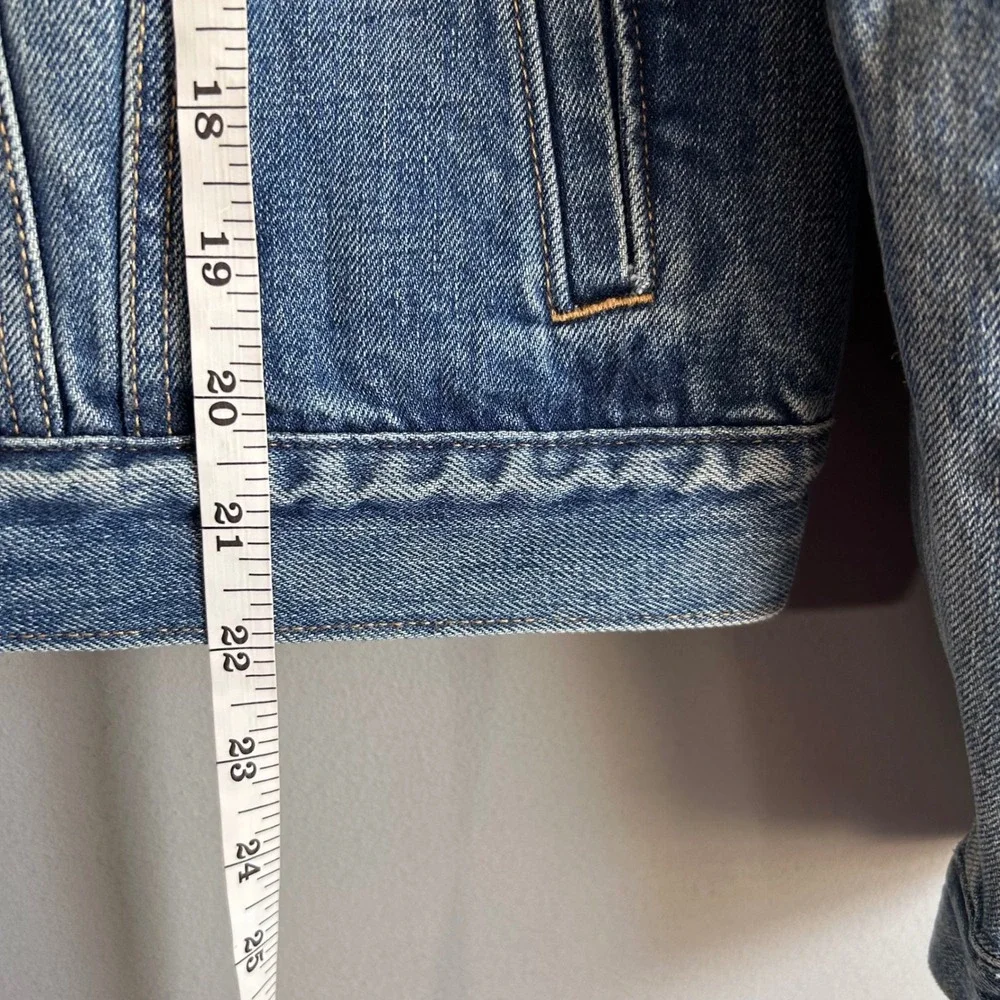 GAP Icon Denim Jacket Medium Wash Blue Cotton Trucker S/797118-00 Mens M
